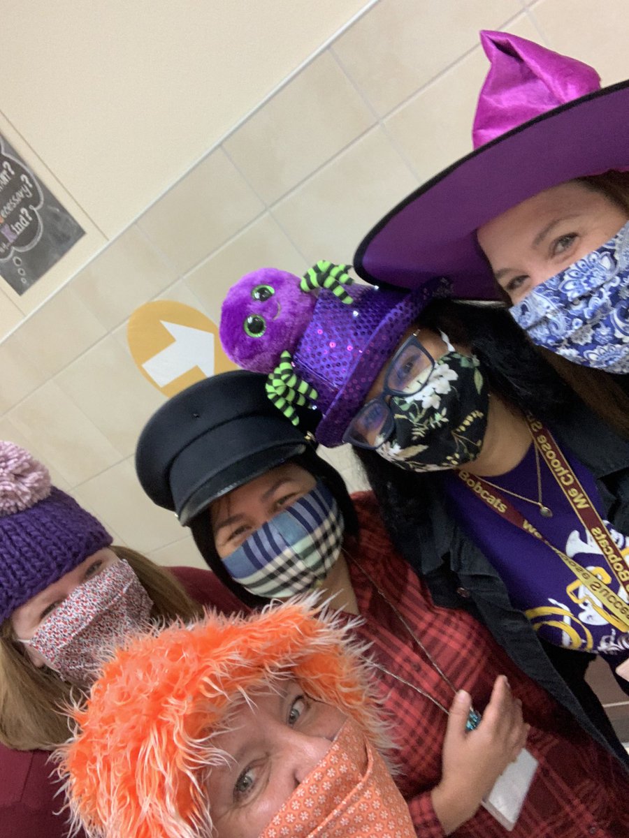 miri1168's tweet photo. Crazy hat and sock day #RedRibbonWeek2020 @ottobobcats https://t.co/veQT2Qyozw