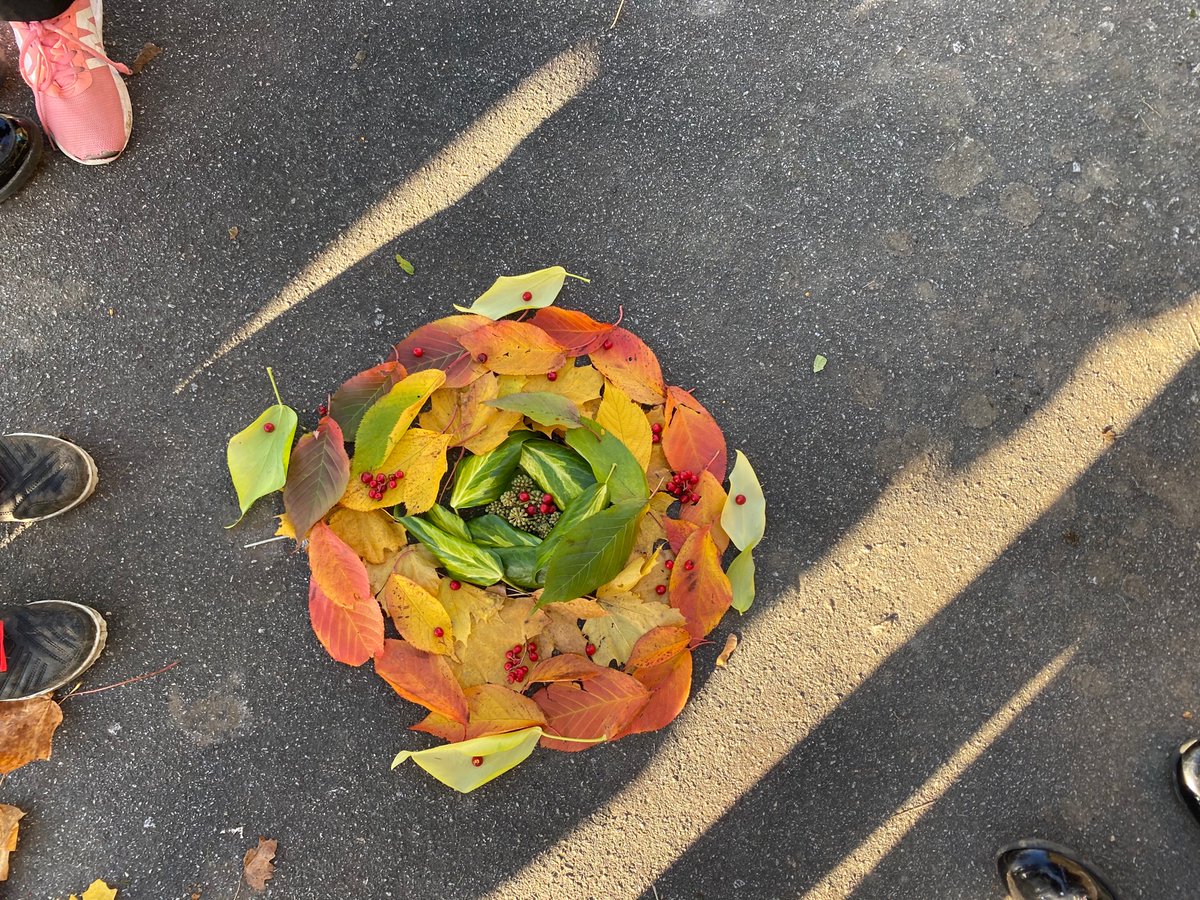 MissKNapier's tweet photo. We went outside this afternoon to create some outdoor art using what we could find in the playground. We discussed our pictures and voted for our favourite. The leaves were so beautiful that we decided we are going to collect them tomorrow and turn them into Autumn wreaths 🍁 https://t.co/HaSYqSC2oQ