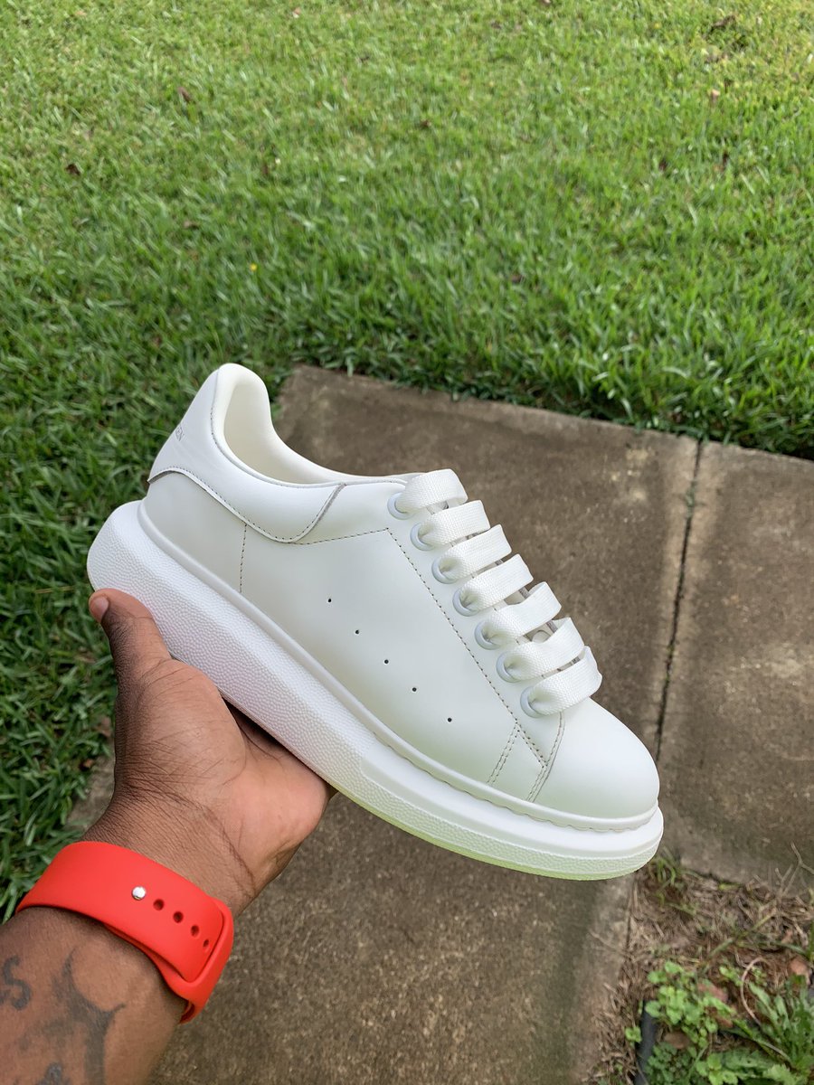 wavvyj__'s tweet photo. send them dirty shoes this way #asutwitter https://t.co/uqPtZ2Gqei