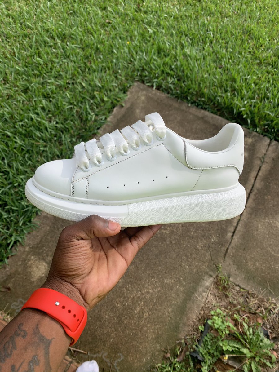wavvyj__'s tweet photo. send them dirty shoes this way #asutwitter https://t.co/uqPtZ2Gqei
