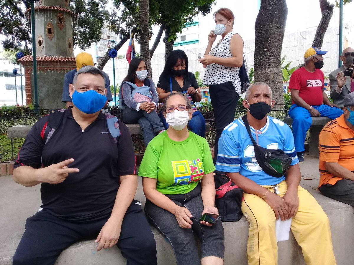 clapuertoescon1's tweet photo. #SanJuanEnSimulacro #BrisaBolivarianaEnVictoria Toda Venezuela asistió al #SimulacroAN2020 ejerciendo así su derecho al VOTO Ven Vamos Juntos Pa' la Amsablea Nacional @NicolasMaduro @SanJuanPSUV @YazminPsuv @CLAP_PQ_SANJUAN @ZamarisRamon https://t.co/MWH6VKWU7K