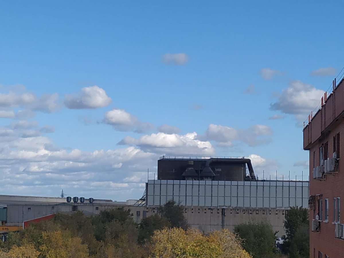 ¿Qué ocurre cuando aparece una furgoneta de control ambiental? 🤔 ¡Exacto! Que #Corrugados PARA MÁQUINAS <a href="/aytogetafe/">Ayuntamiento Getafe</a> y entonces desaparecen las columnas de #humo, el #ruido y las mediciones dan valores dentro de la normativa. Es la MENTIRA de siempre <a href="/ComunidadMadrid/">Comunidad de Madrid</a> <a href="/mitecogob/">Transición Ecológica y Reto Demográfico</a>