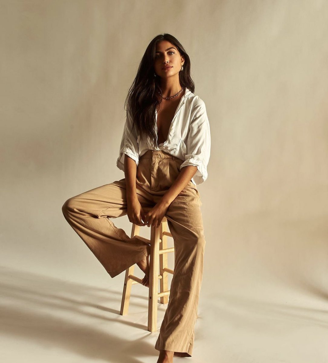 𝐍𝐀𝐄̈𝐋𝐋𝐄 𝐋𝐘𝐒𝐄́𝐀 𝐋𝐄𝐁𝐋𝐀𝐍𝐂. 

       —————————

      𝑺𝒉𝒆 𝒍𝒐𝒗𝒆𝒔 𝒄𝒐𝒏𝒕𝒓𝒐𝒍, 
      𝒔𝒉𝒆 𝒘𝒂𝒏𝒕𝒔 𝒊𝒕 𝒉𝒆𝒓 𝒘𝒂𝒚. 
     𝑨𝒏𝒅 𝒕𝒉𝒆𝒓𝒆'𝒔 𝒏𝒐 𝒘𝒂𝒚 𝒔𝒉𝒆'𝒍𝒍 𝒆𝒗𝒆𝒓 𝒔𝒕𝒂𝒚.

𝙞. 𝙧𝙤𝙡 𝙢𝙚𝙙/𝙚𝙭.
𝙞𝙞. 𝙛𝙧𝙚𝙚𝙧𝙤𝙡.

↻ / ♡