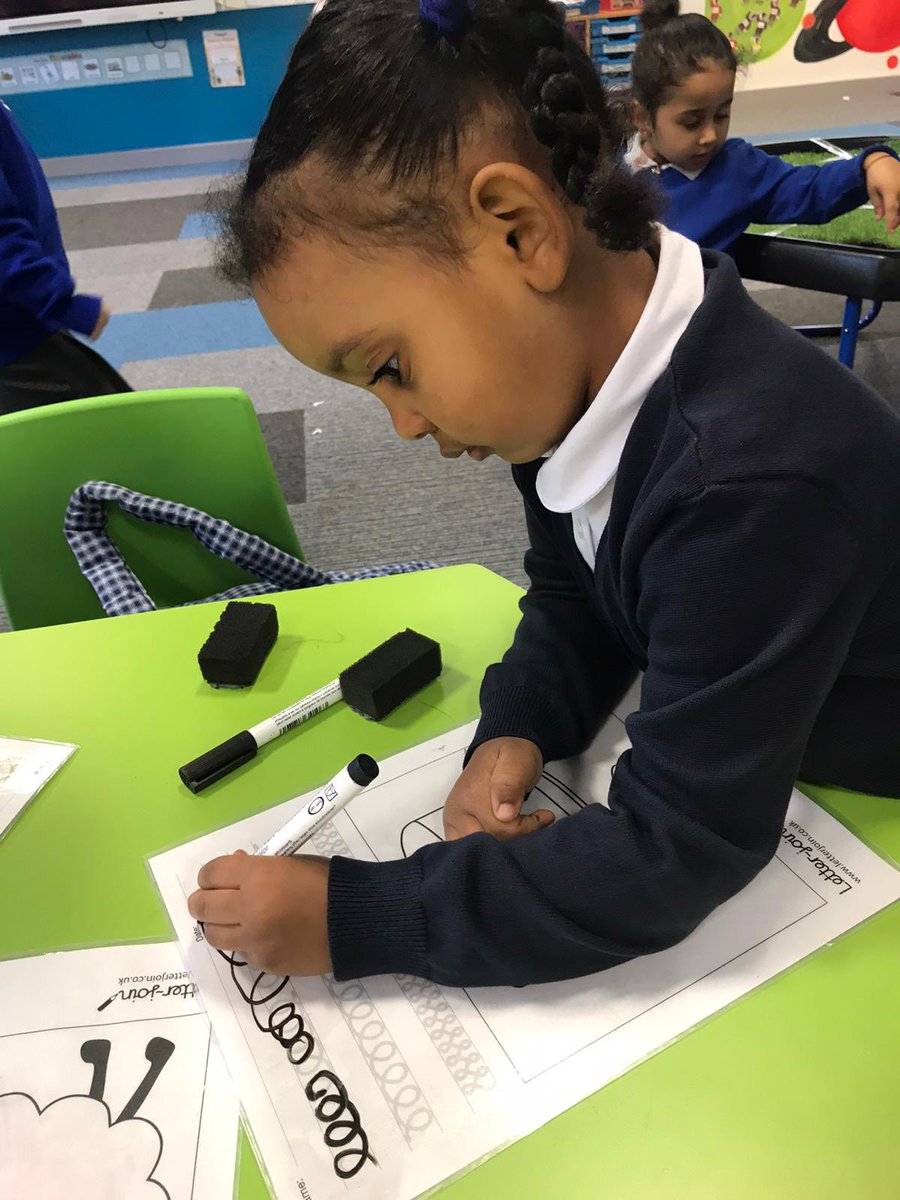 Rowlatts_TMET's tweet photo. Nursery children practising their handwriting this morning βοΈ #rmeyfs #letterjoin #precursive #concentration #resilience https://t.co/MkbB2DhbLd
