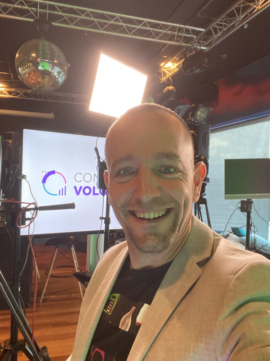 MHollanderCD's tweet photo. De middag doorgebracht in #Studio22 van @Conclusion Instructiefilmpjes opnemen voor het #ConclusionVolgSysteem https://t.co/s5V5gL7BIV