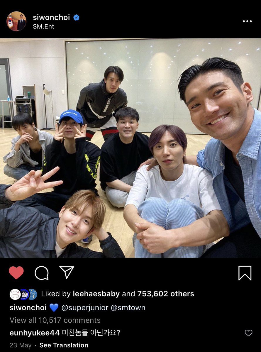 this is legit i want cry this photo it almost a year  next week we gonna celebrate suju 15th anniversary everyone ahhhhh! 