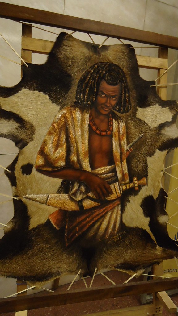 TsedaleLemma's tweet photo. Artist Lemma Guya had shown us that there was art beyond the mainstream &amp; a people whose depiction is above &amp; beyond the horizons of your everyday art gallery! 

Each of his art display in his gallery in Bishoftu tells a story of a legend in his own right! 

Nagaan boqadhaa! 💔 https://t.co/KlXZ3gIDFi