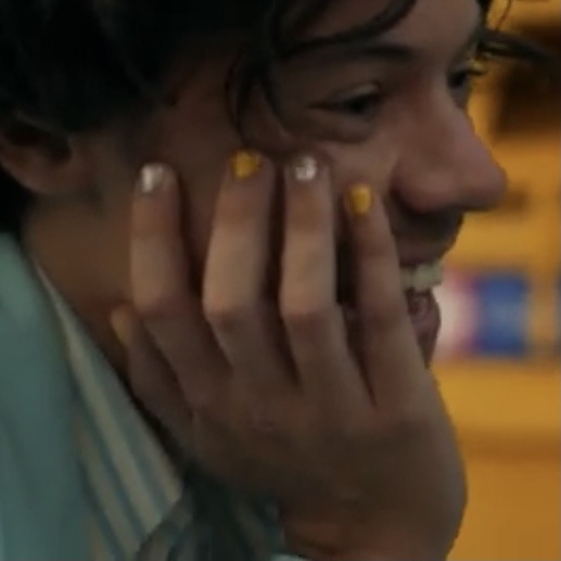 harryluxous's tweet image. MIRA ESAS UÑAS Y ESA SONRISITA COMO VAS A SER TAN PRECIOSO ME HSCES MAL ME LASTIMAS

#Golden