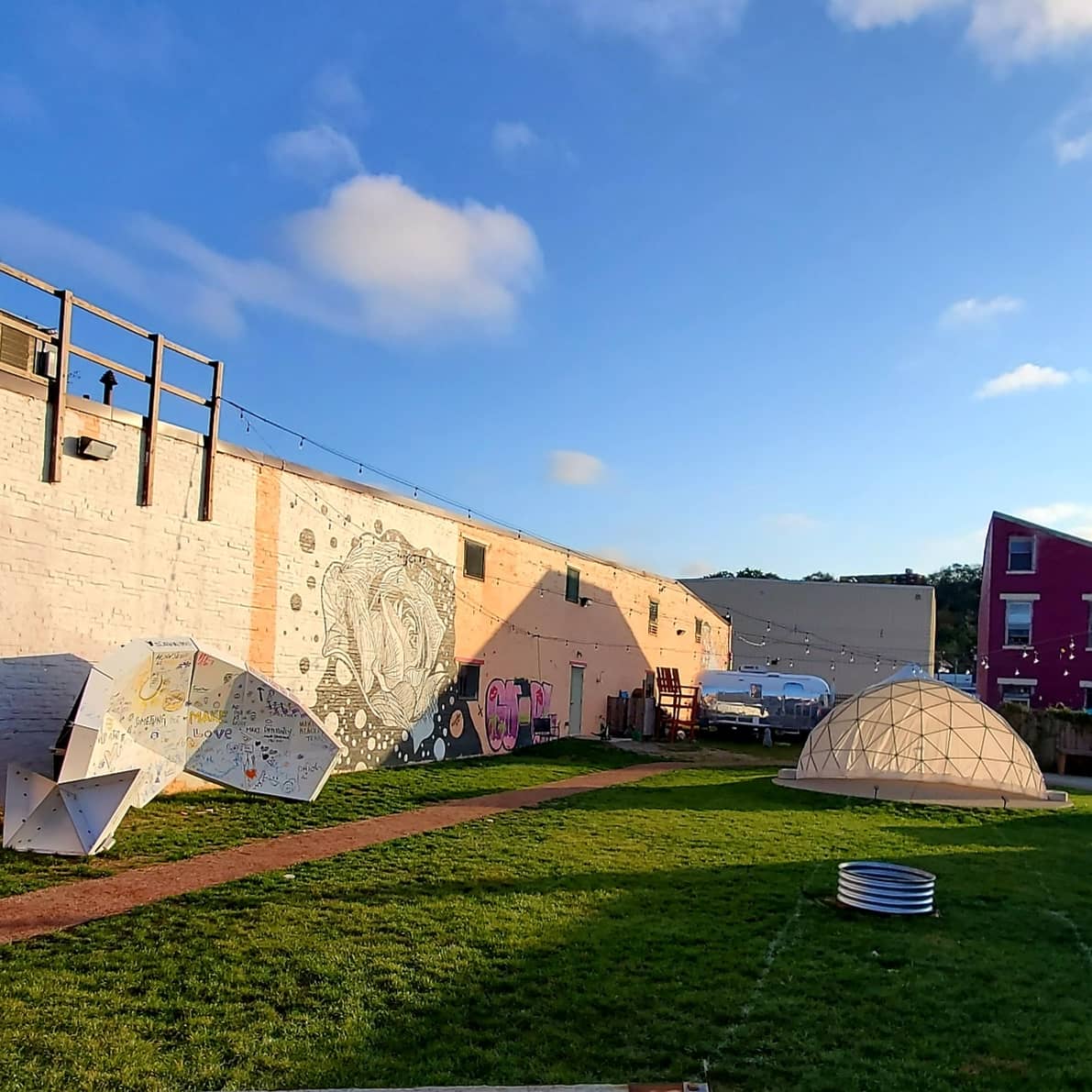 QCSausage's tweet photo. We are so fortunate to be surrounded by such awesome neighbors! One of them is #campsitesculpturepark! If you haven't ventured there before....you definitely need to!!
#campwashington #neighborsandfriends #cincinnatiohio https://t.co/oj4yoDu43d