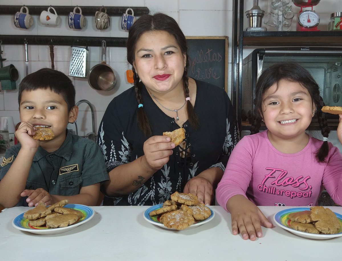 ElbaRodriguezOK's tweet photo. ♥️Que tengan un hermoso comienzo de semana 💕 Hoy con los niños elaboramos para el desayuno unas galletas fáciles apto para celiacos🤤 DELICIOSAS 💯 Me recuerda mucho a los que hacía mi mamá cuando era chiquita 🥰 En la tarde subo el video de la receta completa #libredetacc https://t.co/7BdPQrOml8