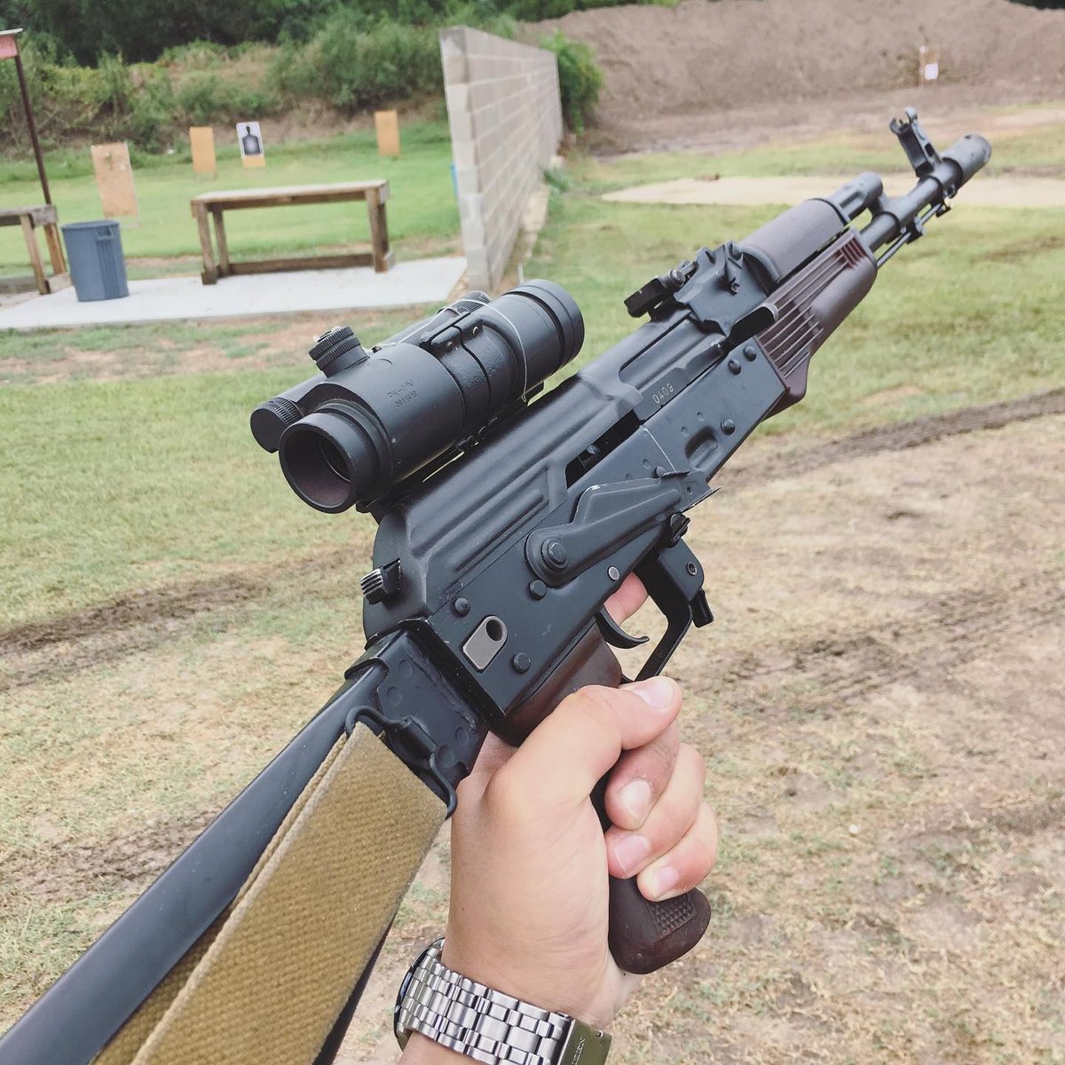 ARSENALinc's tweet photo. Whats the most rounds you've put through an AK?
-
π· @sneakydingo1
-
Arsenal 5.45 with PK red dot - 12,000 rounds and counting
-
#combloc #comblocrifles #ak74 #545x39 #plumfurniture #russia #russian #pkmv #reddot #ak47 #762x54r #762x39 #762x51 #spamcan #2amendment #2ndamendment https://t.co/UDrKwdIe1T
