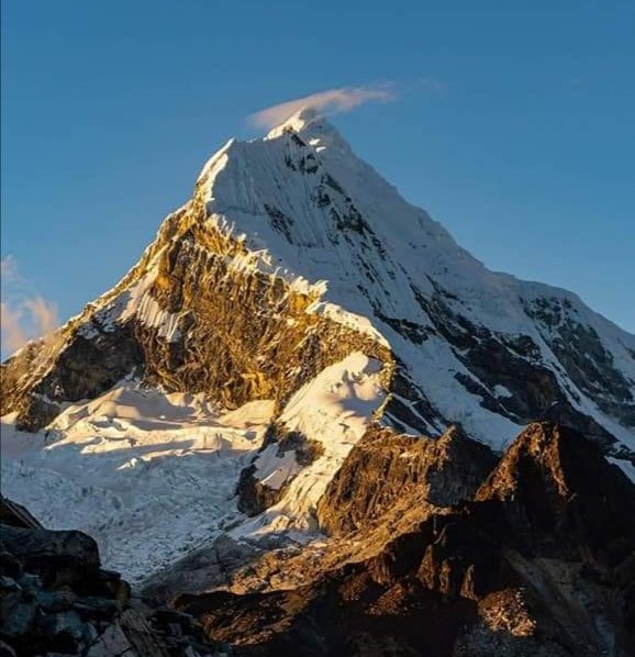 iragartzeklara's tweet photo. Quien se atreve, es quien triunfa.
#COVID19 #leoEscuchate #naturelovers #photograghy #mountan #FelizLunes https://t.co/SyjIvEdmON