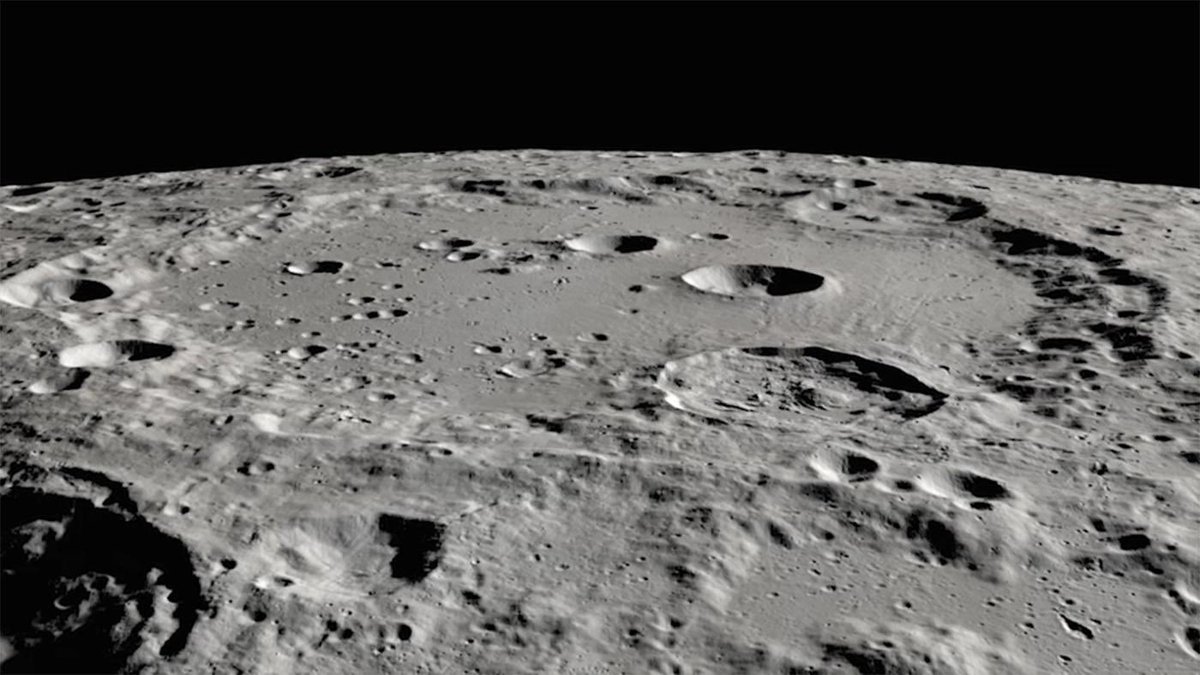 Discovery! @SOFIAtelescope ✈️ operated by @NASA & @DLR_de finds first direct and unambiguous evidence of water molecules 💧 on the Moon outside the permanent shadow at the lunar poles. 🌔Learn more➡️ dlr.de/content/en/art…