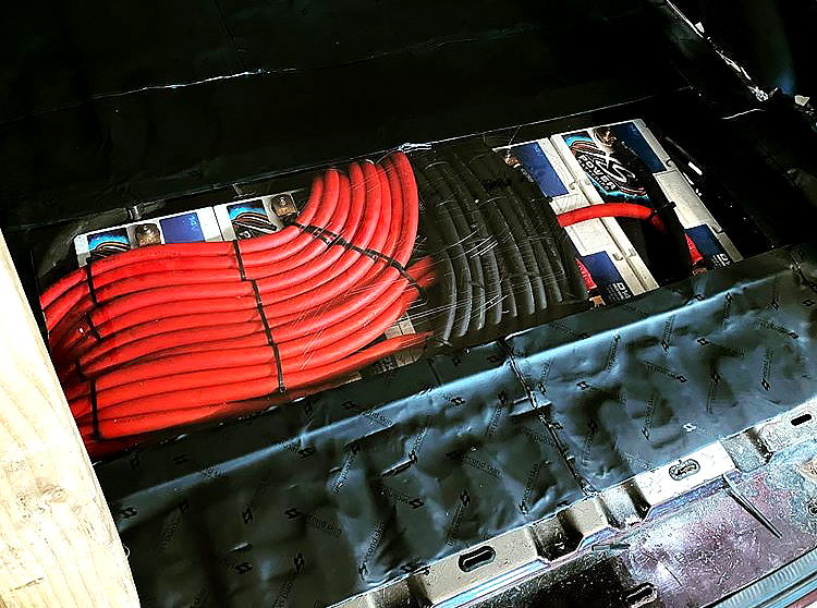 4xspower's tweet photo. This wiring job is beyond! @meade916 incredible, thanks for the tag! #SuperClean #TeamXSpower #MechmanAlternators #XSpowerBatteries #xspower #RealPowerUnrealPerformance #4xspower #mechmanalternators #SMD https://t.co/PDedOLbR2h