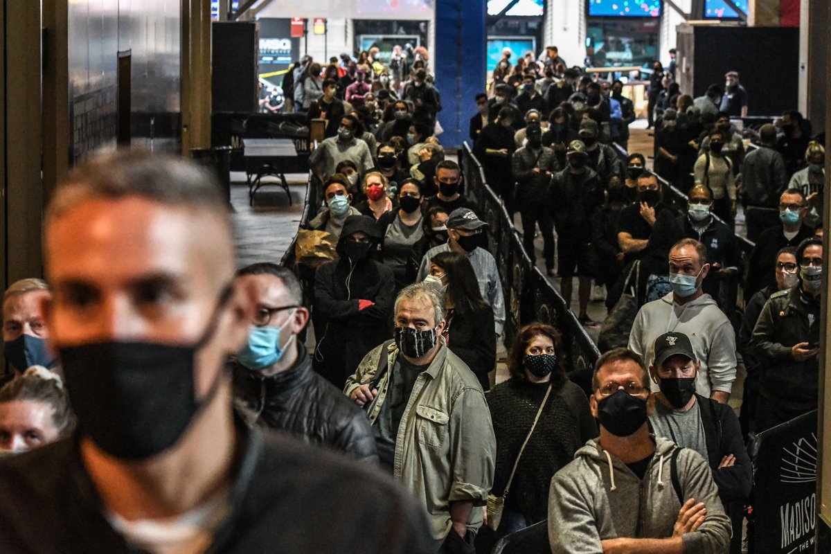 cnnbrk's tweet image. More than 60 million votes have been cast so far in advance of next week's election. There were 58.3 million pre-election votes cast in 2016. cnn.it/2TqLdAD