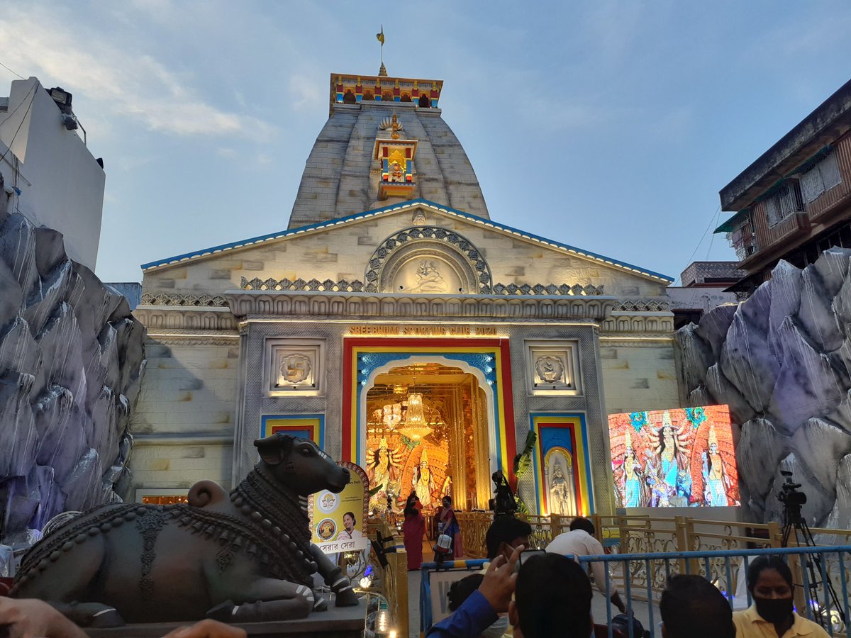 #ShubhoBijoya 

শুভ বিজয়া....🙏🙏😊😊🚩🚩

In the pics: 

1. Bagbazar Sarbojanin Durgautsav Committee puja, Kumartuli.

2. Sreebhumi Durga Puja, Goddess with gold ornaments weighing 25 kgs and a wonderful Kedarnath Temple as theme, Laketown, South Dumdum.

#shubhobijaya