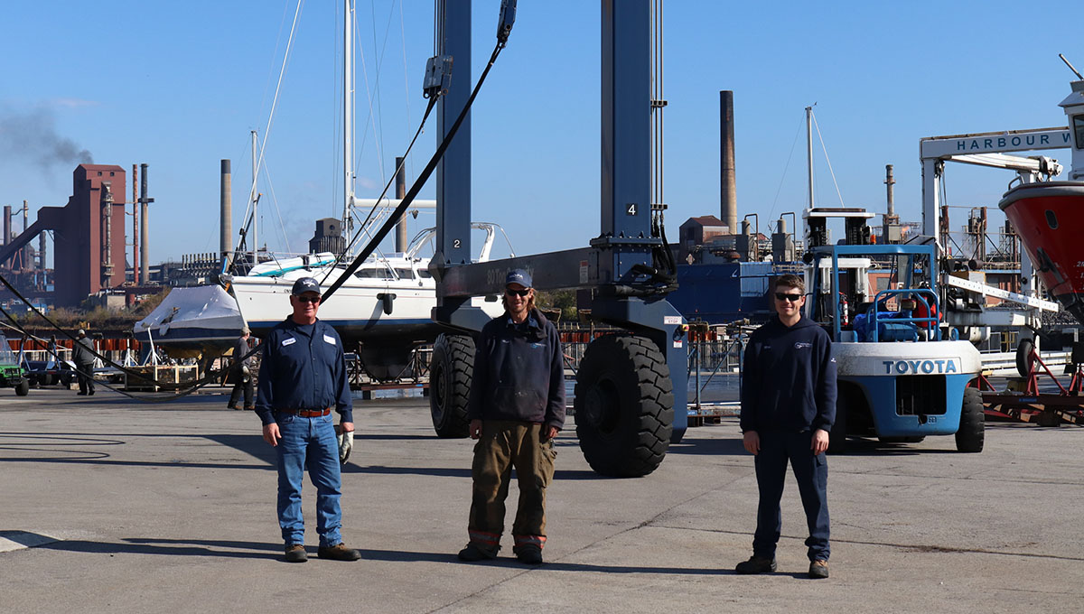 HOPAports's tweet photo. Haul out is in full swing at Harbour West! Marina staff are working hard to get boats out of the water and our storage facility in Hamilton is filling up quickly. #HarbourWestMarina #BoatingON https://t.co/2wZowR5dC6
