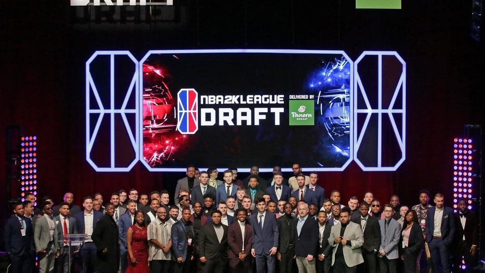 JeffEisenband's tweet photo. The @NBA2KLeague Draft Lottery will be held remotely on 10/28 with results being shared on "#BFWLive Presented by @budlight" on the #NBA2KLeague Twitch channel at 4 pm ET.

Similar to @NBA, the bottom 3 teams all have equal odds of getting the No. 1 pick. https://t.co/wOzaixliuX https://t.co/gtQSMMzfXG