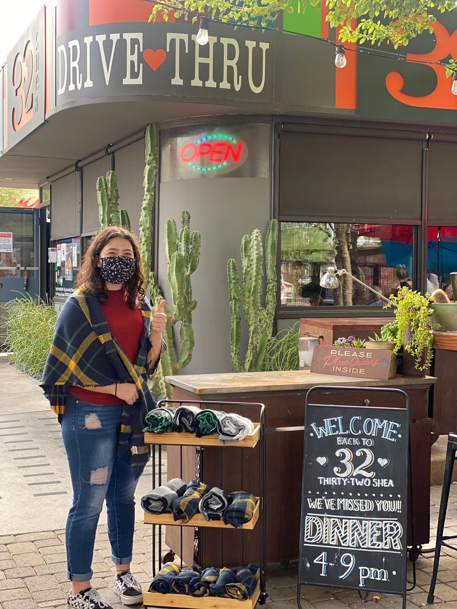32shea's tweet photo. We are READY for this little cold spell! βοΈ Our patio heaters are ON and we have single-use blankets to lend you while you're dining. Stay toasty with your favorite #coffeefoodwine!
#azfall #bestpatiophx #dogfriendly #neighborhoodoasis #32shea https://t.co/KRuOjt7Btc