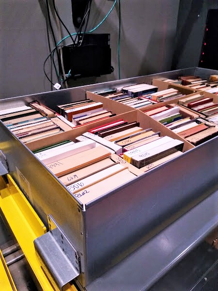 LibertyULibrary's tweet image. Have you met the library's robot? Our robot helps us keep 575,000 books safe, well-preserved, and easy to access! It only takes 10 minutes to get a book from the robot after requesting it! #LibraryResources #LibraryRobot #JFLibrary