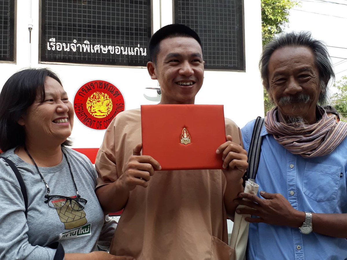 นุคอง | ʙᴛꜱ ᵂᴱ ᴬᴿᴱ ᴮᴬᶜᴷ ✧:･ﾟ tweet media