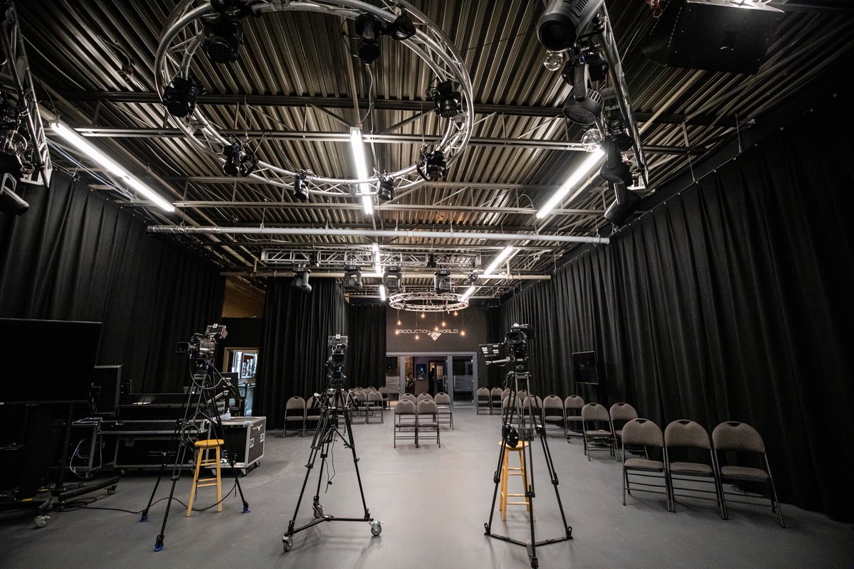 JonBeckett2's tweet photo. It’s going to be a great week at #TheStudio
#ProductionWorldStudios
Want a personal tour of the space?
Please feel free to reach out
jon@productionworld.ca
#GreatStaff
#SafeSpace
#VirtualEvents
#HybridEvents
#VirtualGalas
#Zoom meetings with impact
@productionworld https://t.co/LXH8B23FCU