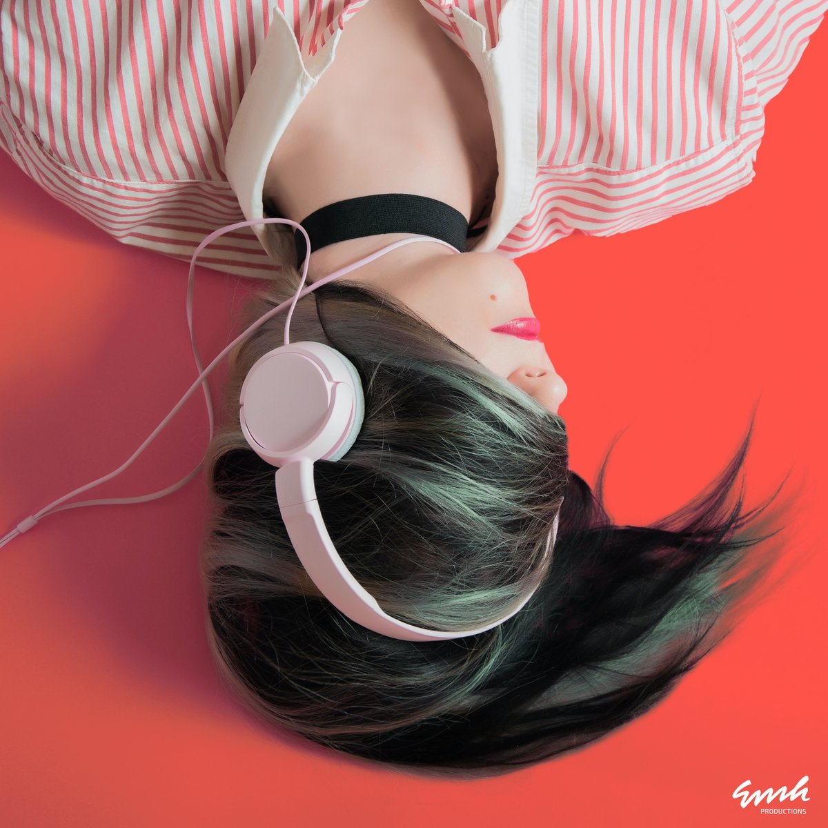 .
What are you listening to these days? Let us know in the comments below👇🏼
.
تو این روزها و این شرایط، چه نوع موسیقی رو بیشتر گوش میکنید؟
.
#EMH #emhproductions