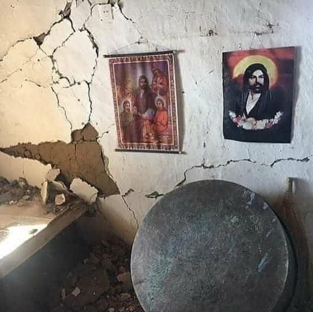 contextunceli's tweet photo. aslını inkar eden haramzadedir - hz ali https://t.co/Bys0hPokbz