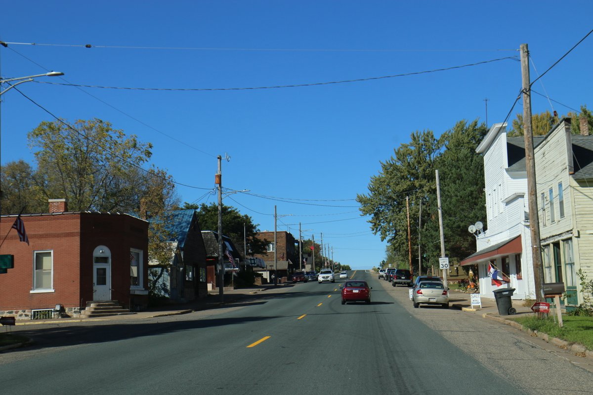 I've wondered if Link... made up the story of Ed Carlson? In Wisconsin in 1933, the name "Ed Carlson" was as common as John Smith in London or Phuong Ng in Vietnam. Years ago, I went to St Croix County to look at property records from the 1930s for Ed Carlson near Deer Park./14