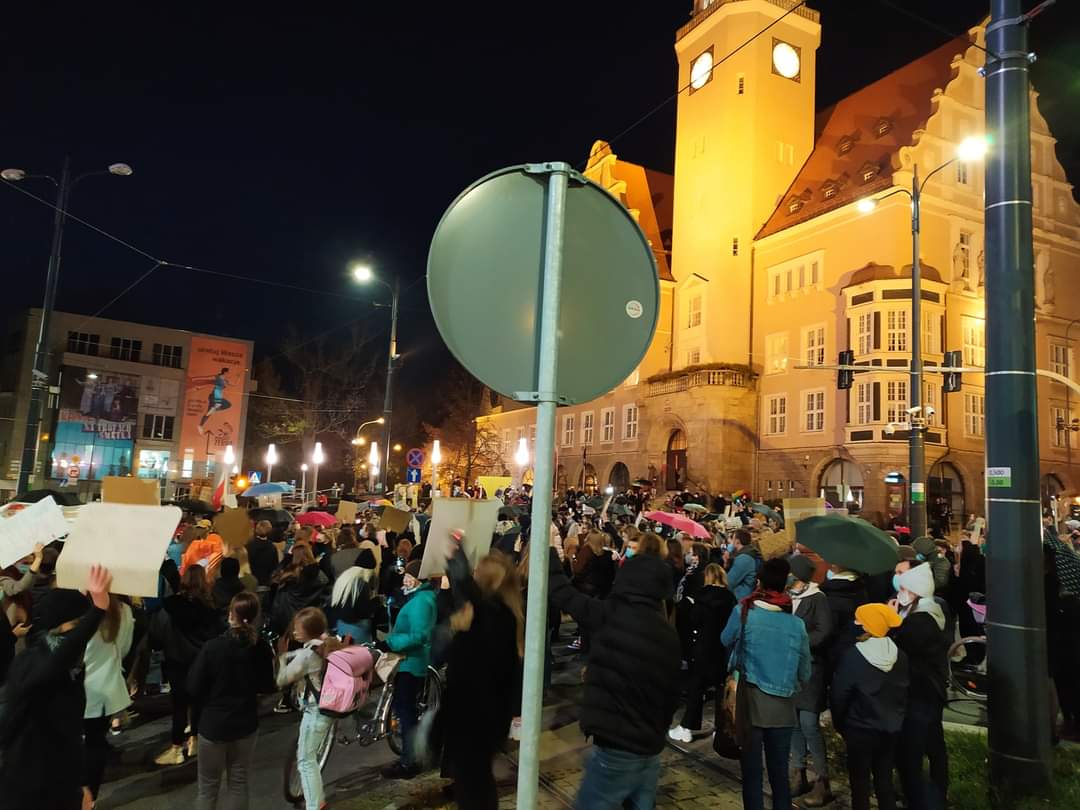 DolinaRoztoki's tweet photo. Olsztyn protestuje. Foto z facebooka. https://t.co/u6kmhy3TC1