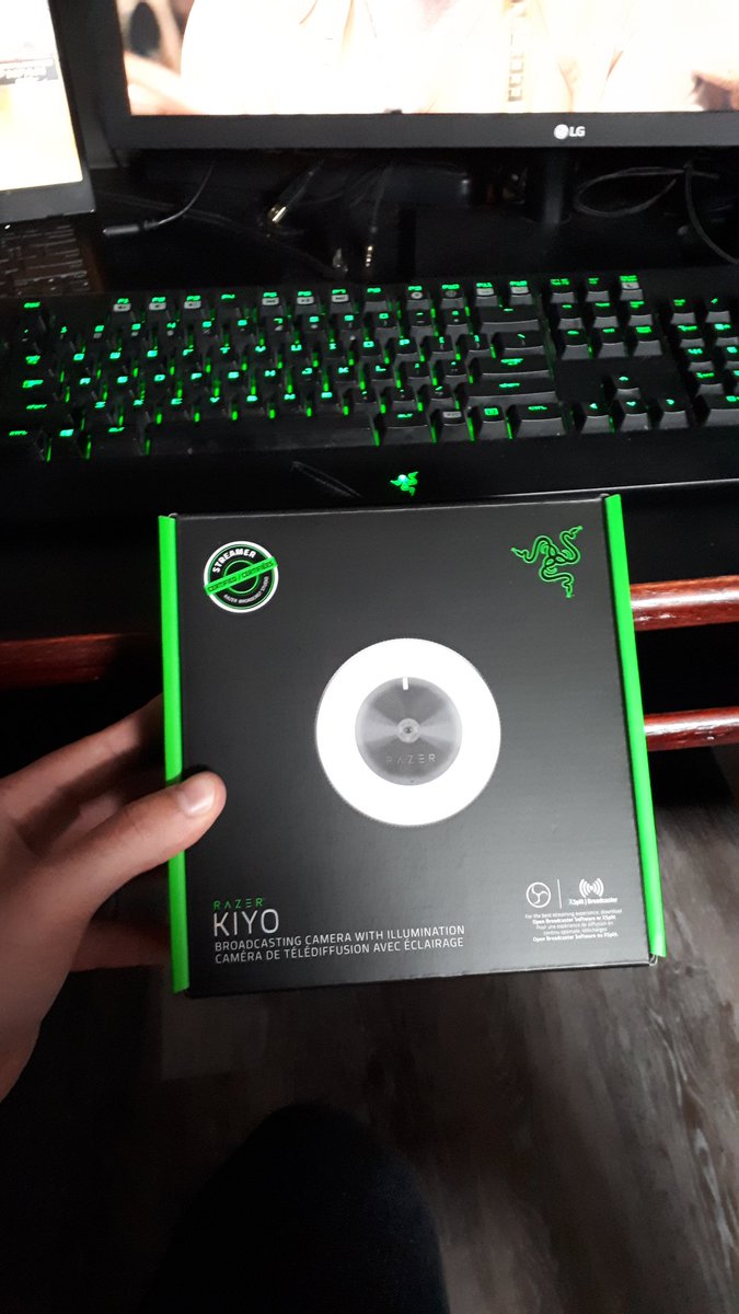Richardpuppy3's tweet photo. Look what came in the mail today, the @Razer kiyo to match my keyboard, mouse and mic. https://t.co/XlM5zZfH3u