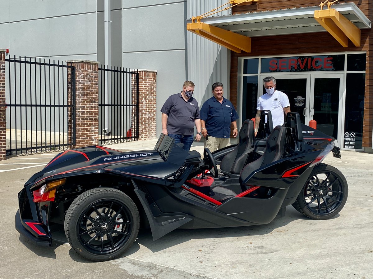 RRRawlings's tweet photo. I’ve got classics, motorcycles, and some luxury cars in my garage, but I still felt like something was still missing. Then it hit me, I need the #SlingshotEffect in my life! Check out the latest addition to my collection 😎 @Slingshot #PolarisSlingshot https://t.co/MRmZnUK6So
