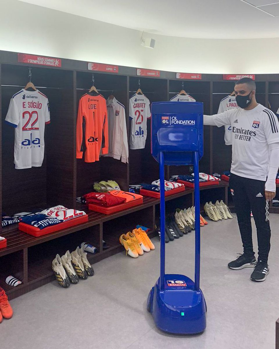 OLFondation's tweet photo. Arno a vécu les coulisses de la victoire de l'@OL face à Monaco au @GroupamaStadium. Le jeune supporter âgé de 15 ans a pu échanger avec les joueurs depuis le @CLCCLeonBerard grâce à notre robot de téléprésence ❤️💙🦁
#sOLidaire #JouonsLaCollectif https://t.co/xj3cetmEx4