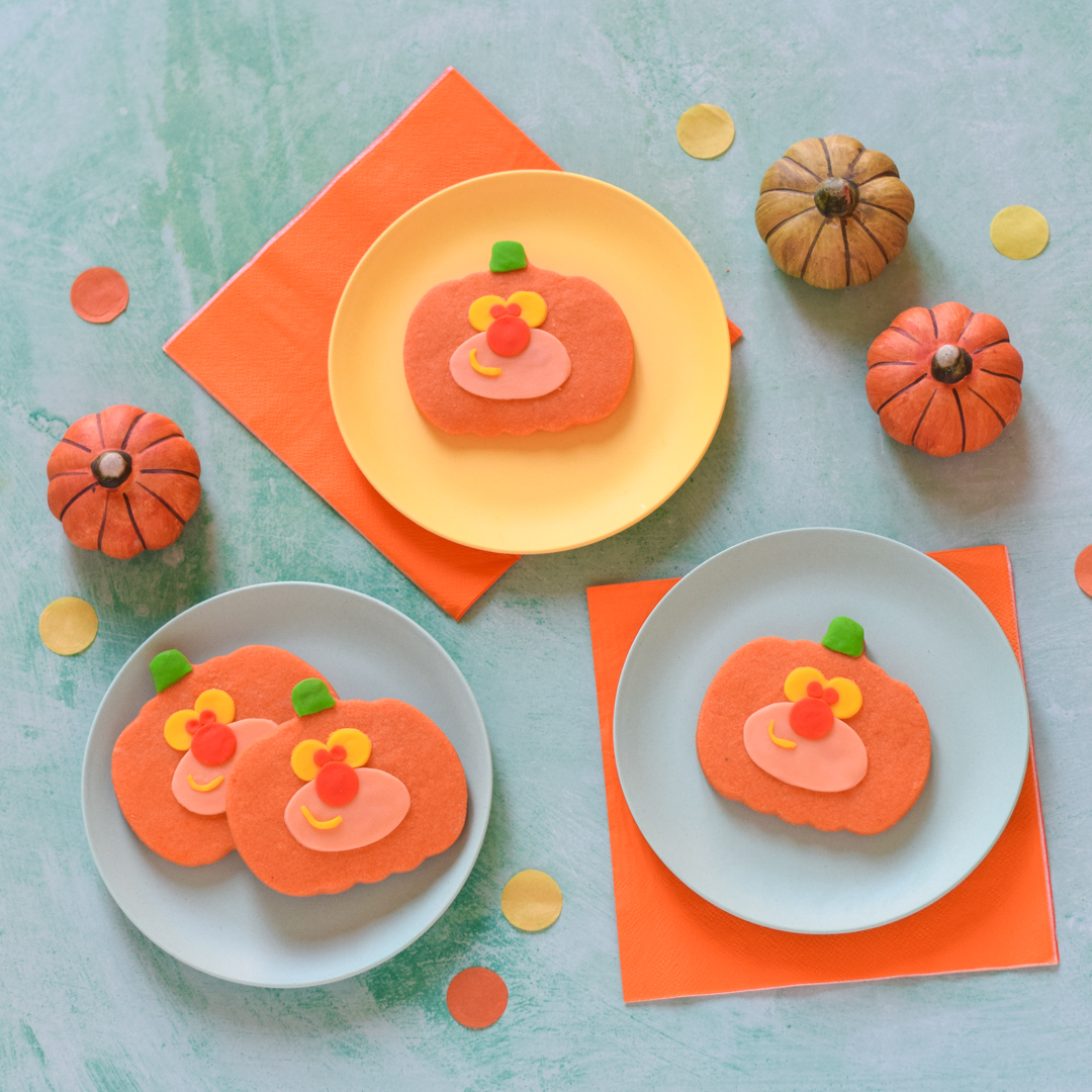 HEYDUGGEE's tweet photo. Duggee Pumpkin Cookies! 🎃 Spook-tacular essential for any Hey Duggee Halloween! 🕷🕸

Follow the recipe on the website...if you dare! 👉 https://t.co/g5RIJcykAN

#HeyDuggeeHalloween https://t.co/PRSCSGw8XP
