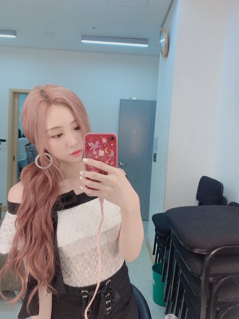 twtlunarsolar's tweet photo. ⠀· ៸៸ ₊ 𝔩𝔞𝔫𝔡__ 』 ıng :: ın ⋅ ☾ 𝓛╱unᥲr-⧉.solᥲ˖𝓻 𓂅 : #Emily’s plᥲчlıst › #FirstLovebyAgustD * #FirstLoveRP
Así mismo, First Love de @daeguboyoficial no he podido dejar de escucharla. ¿Qué esperan para añadir esta canción a sus listas de reproducción? https://t.co/tl307s2NDd