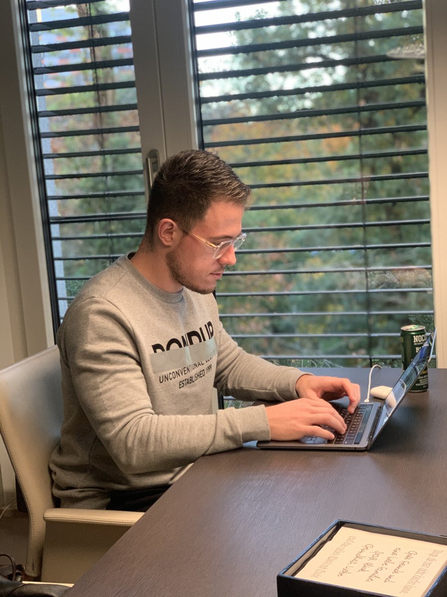 Similarweb tweet media