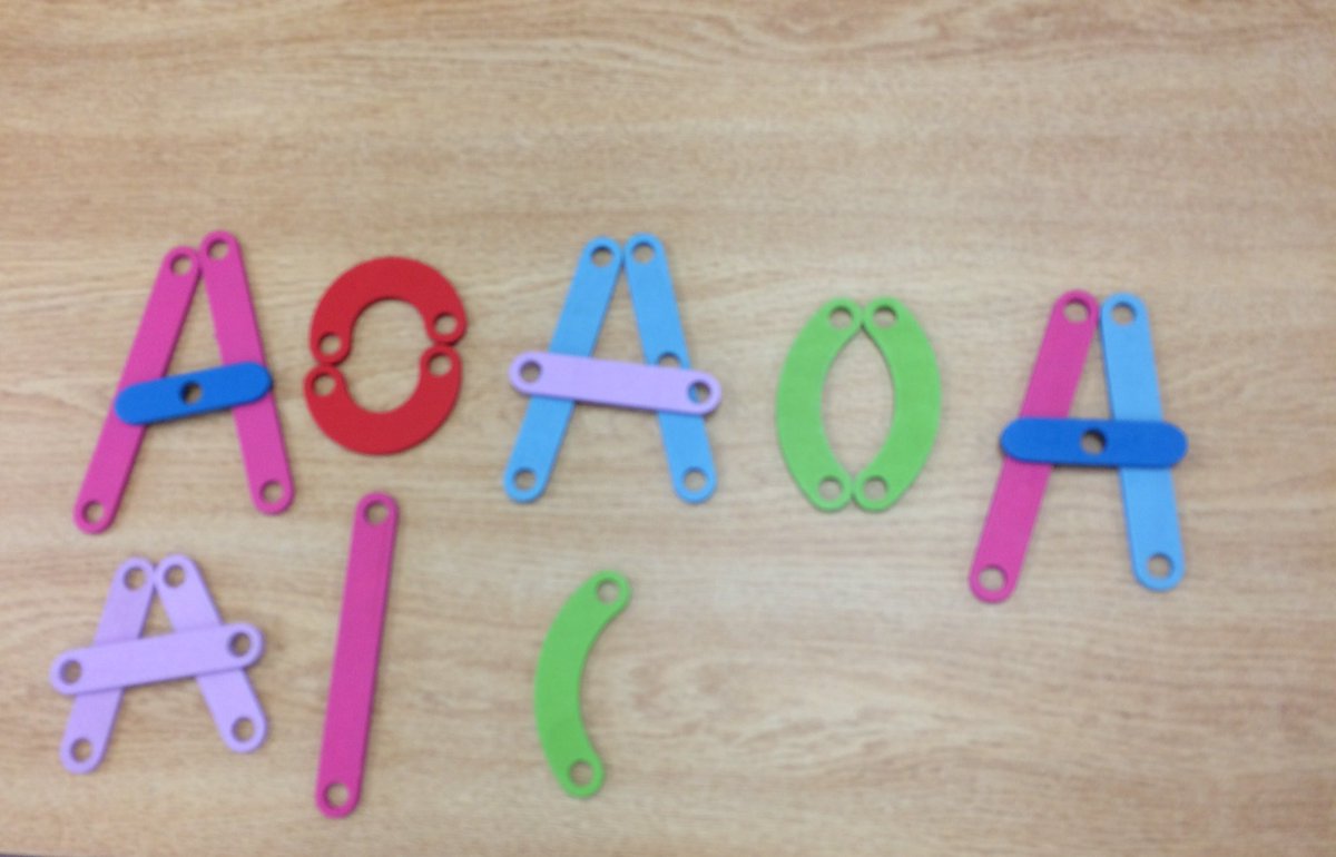 MrsLCinelli's tweet photo. Making patterns while making letters #playbasedlearning #Kindergarten @EskerLakePS https://t.co/gIuVhuJOcq