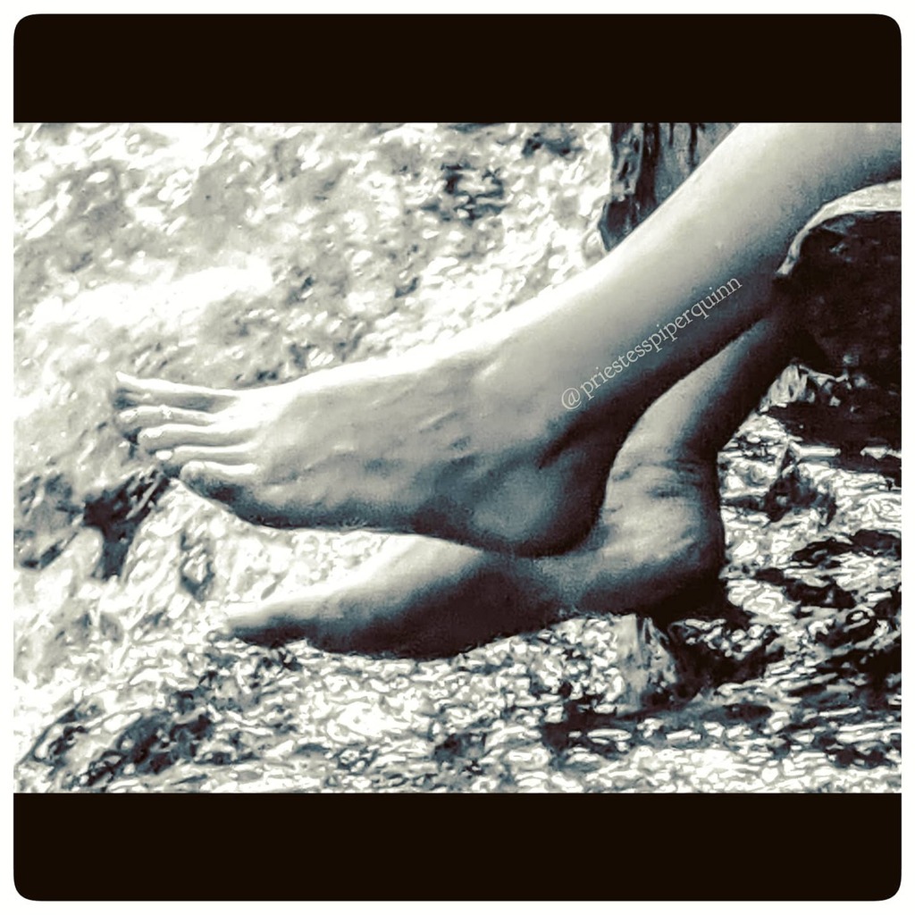 PriestessPQH's tweet photo. Ahhhh, I #love being in #nature ...

#fetish #feet #feetporn #feetpics #feetpicsforsale
#feetfetishworld
#footfetishnation #foot #footporn #footwork
#footfetish #footjob
#footworshipping #toes #toefetish #prettytoes
#prettyfeet #priestesspiperquinn #payp… https://t.co/kvrFDuoqMS https://t.co/Ph2elkI86c