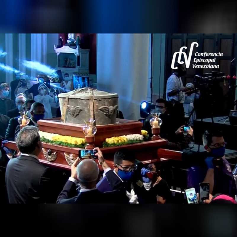 #CEVNoticias Realizada la Ceremonia de Exhumación de los restos del Dr. José Gregorio Hernández en el día del 156° aniversario de su nacimiento conferenciaepiscopalvenezolana.com/realizada-la-c…