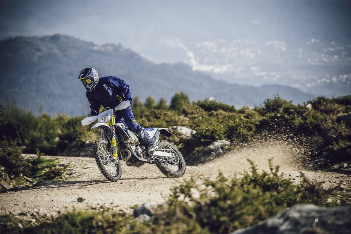 Find the perfect line aboard the Husqvarna Motorcycles FE 350! 

#HusqvarnaMotorcycles #FE350 #Offroad #4Stroke