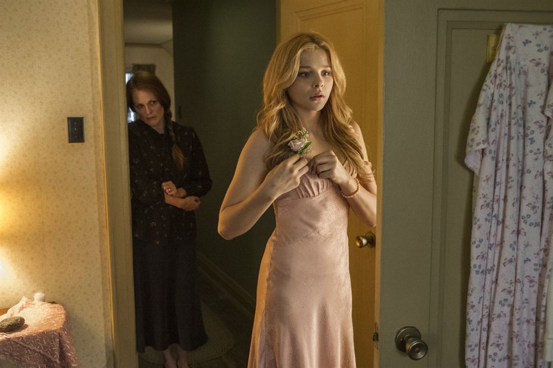temnatv's tweet photo. A versão de "Carrie, a Estranha" (2013) estrelada por Chloë Grace Moretz, Ansel Elgort e Julianne Moore vai ao ar nesta noite.
Segunda-feira (26) - 23h36 - FX
#TemnaTV #fx #ChloeGraceMoretz #AnselElgort #JulianneMoore #Terror #classico #Carrie #StephenKing https://t.co/yuLveZjBly