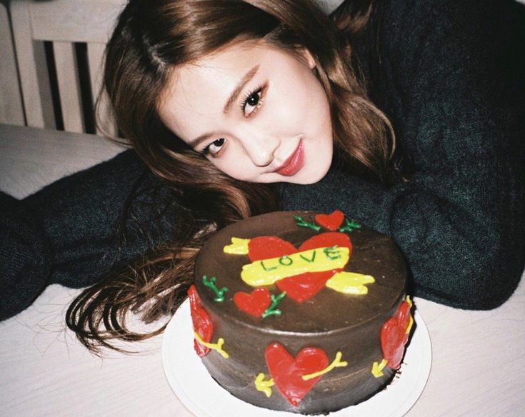inibeww's tweet photo. happy birthday via cantikkkkkkk yang suaranya cantikkkkkkk, sehat selalu ya viaaa bahagia selaluuuuuu!!! lof yuuuuu💗💗💗💗💗🎉🎉🎉🎉🎉
#HappyViaDay @rosieavocados https://t.co/yH9fPuAQMc