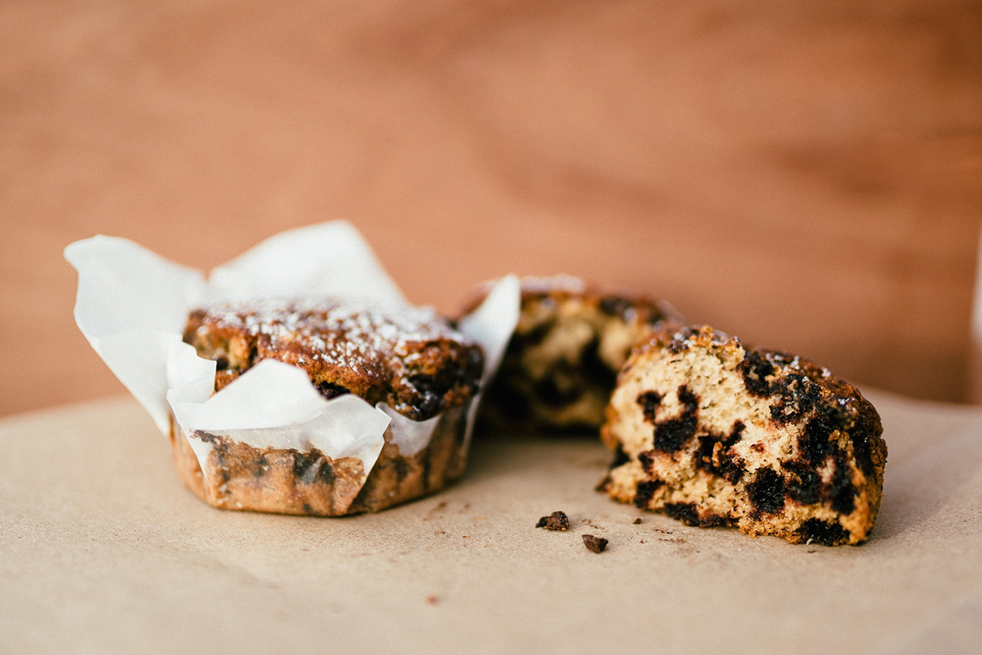 PanemBakery's tweet photo. No te quedes con el antojo! Inicia la semana dándote una vuelta a Panem y prueba uno de nuestros pastelitos de plátano y chocolate, están deliciosos ¡y son veganos! 😍

También puedes hacer tu pedido para recoger en sucursal por WhatsApp al 81 1909 5632 ó encontrarnos en https://t.co/Dh9hEMe2LZ