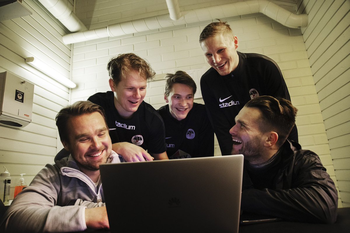 MusanSalama's tweet photo. 🤭 Kaksi kautta pitänyt jo tippua Kakkoseen
🔥 Vielä ollaan täällä

🎟 Kausikortit 2021: https://t.co/YuBsuLu3xj

#MusanSalama #Ykkönen #HalaMuSa https://t.co/l7gq7IzKN0