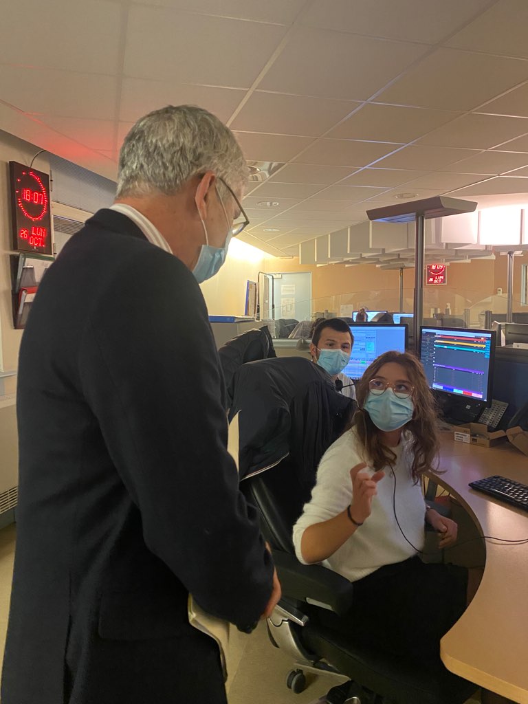 ARS_HDF's tweet image. #COVID19 | @vallet_benoit, directeur général de l'ARS, est en visite ce soir au @SamuNord pour échanger et saluer l'engagement des équipes  en première ligne de la lutte contre la #COVIDー19