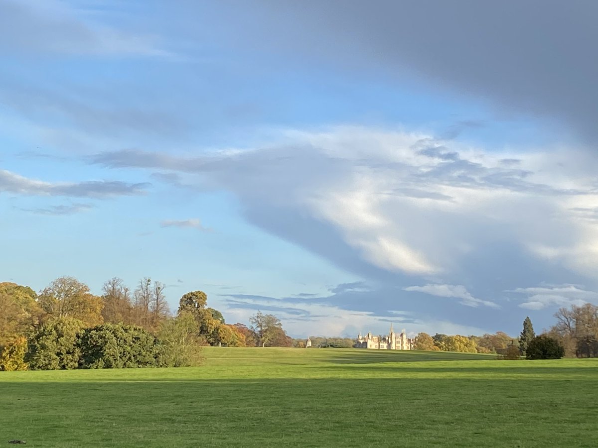Beautiful <a href="/burghleyhouse/">Burghley</a> #nofilterneeded.

Only 30 minutes later the sky turned very grey and the rain came down. #britishweather 

#burghleyhouse #autumnvibes🍁