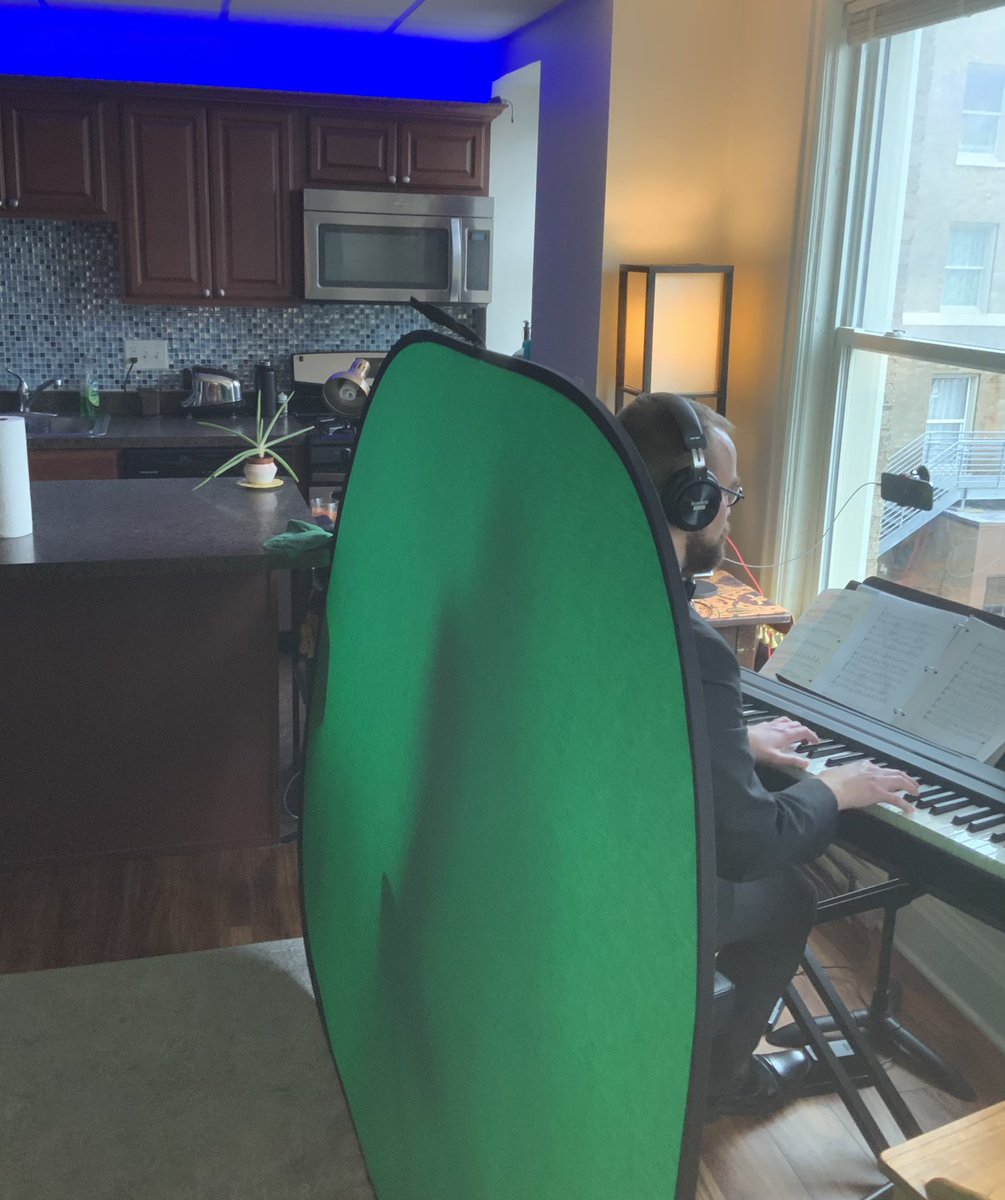 My apartment is a recording studio today! Say hi to Alex, the pianist for my choir 👏🏻👋🏻👋🏻👋🏻 #music #choir #recording #record #rochesterny https://t.co/B5cboTflp7