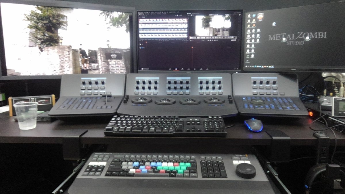 METALZOMBI1's tweet photo. メイキングの編集を開始。隙間時間に少しずつ進めます。#Davinciresolve #editorkeyboard https://t.co/6HmxhGRbzS