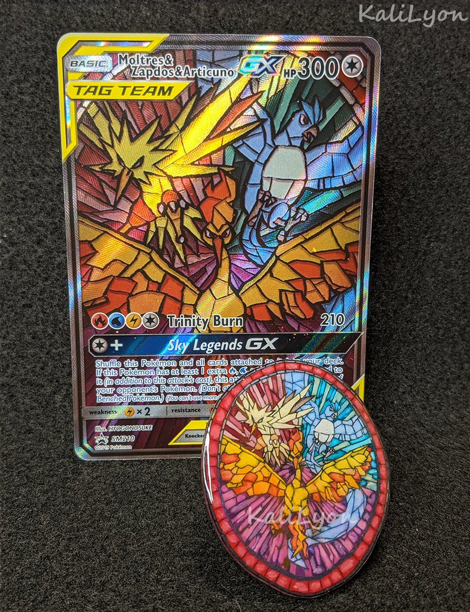 KaliLyonArt1's tweet photo. Completed Card Charm Challenge Set #5! #pokemontcg #pokemonpins #pokemonartwork #MimikyuGX #Kantobirds #Peirs #PokemonFullArt #Pokemon #Stonjourner #cardcharmchallenge https://t.co/EkJ36LeGUD
