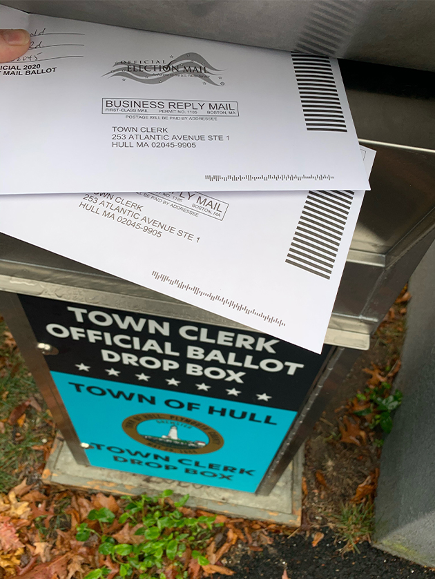 ScienceWithJess's tweet image. The #GotScience team is getting our voting done! Whether it's done safely in-person, or by mail, make sure that you have a plan to vote this election season! 

If you need help with figuring out voter information near you check out sciencerising.turbovote.org